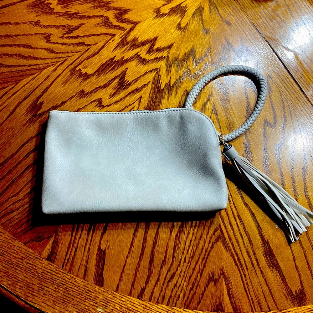 Grey wristlet wallet, only used a few times, in like new condition!